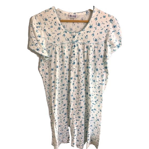 Blair Other - Cozy White Blue Large Floral Cottagecore Short Sleeve Nightgown Sleepshirt